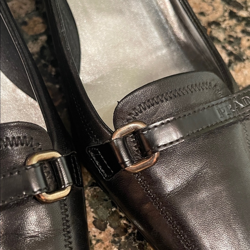 Prada Vintage Elegant Black Leather kitty heels.Mom wore them once. - Picture 12 of 14